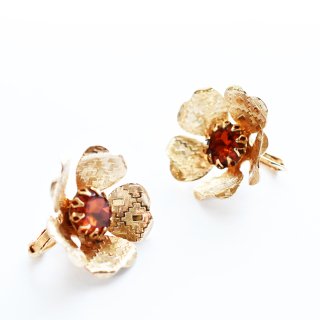 VintageSARAH COVENTRY1960s goldmetal flowermotif earrings
