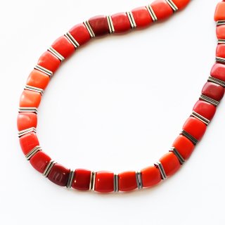Vintage1930s oldplastic red necklace