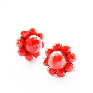 Vintage 1950s redbeads flowermotif earrings