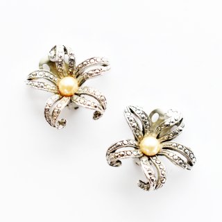 Vintage 1950ssilvermetalpearl flowermotif earrings
