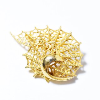Vintage 1960'sspiderwebstyle goldmetal brooch