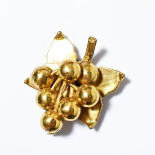 Vintage 1940's goldmetalholly motif clip brooch