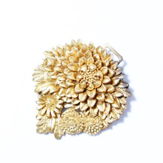 Vintage 1950's plastic flower motif clip brooch