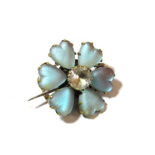 Antique heart saphiret glass flower motif brooch