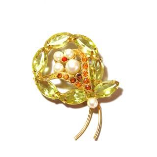 1950s Vintage lime yellow glass flower motif design brooch