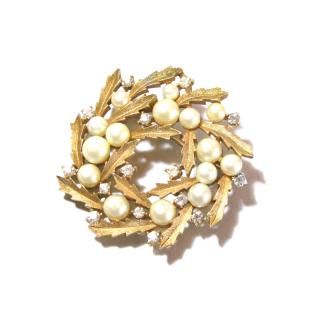 1950s Vintage Trifari holly motif brooch