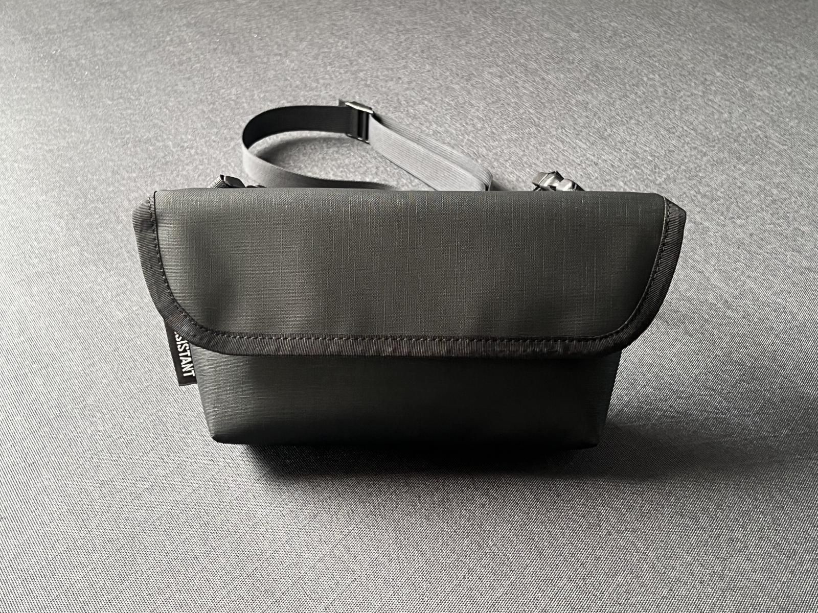 RESISTANT メッセンシャルポーチ ブラック MESSENTIAL POUCH（メッセンシャルポーチ） - RESISTANT