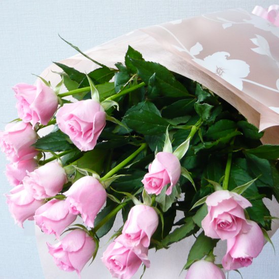 花束 ピンクバラの花束 山形の老舗お花屋さんのオンラインショップ ｈａｎａｚｏｎｏ ハナゾノ