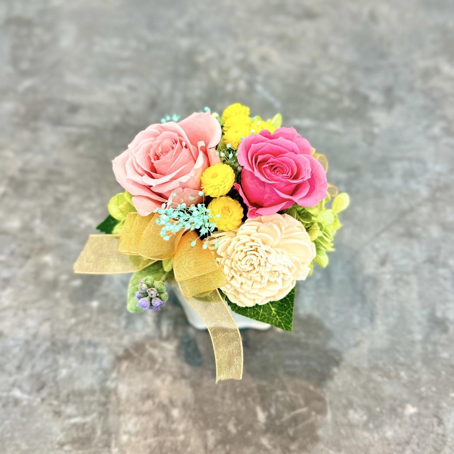 プリザーブドフラワー「THE BOX」|シックな黒のボックスにバラや