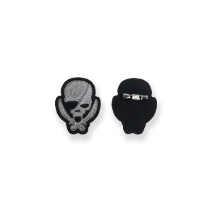 【 ModernPirate. Skull Design Design Badge ( 50mm×40mm ) 】