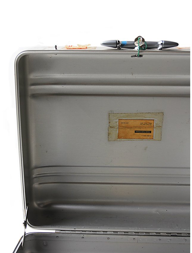 halliburton aluminum luggage