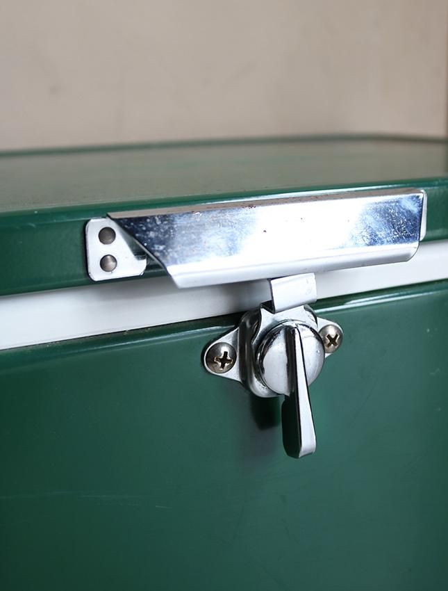 OLD 70s COLEMAN COOLER BOX - MATIN, VINTAGE OUTFITTERS