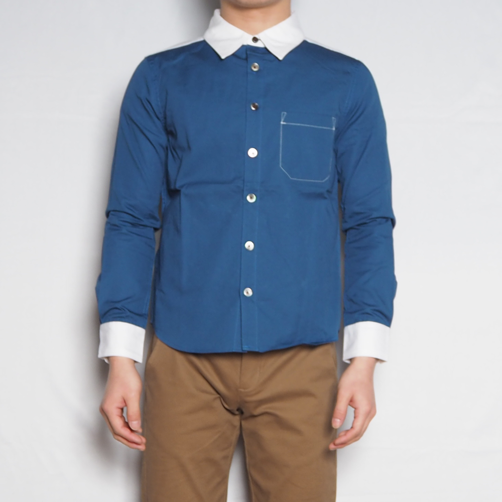 クレリックシャツ（ブルー×ホワイト・ＸＳサイズ） フィッティング後ろ姿画像