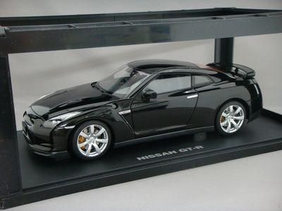 オートアート NISSAN GT-R - ミニカー