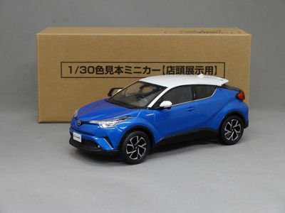 ミニカー 1/18 トヨタ C-HR 2019 ブルーおもちゃ/ぬいぐるみ