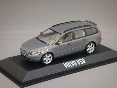 1/43 ボルボ V50 （シルバー） 【ミニチャンプス】 - ミニカーショップ