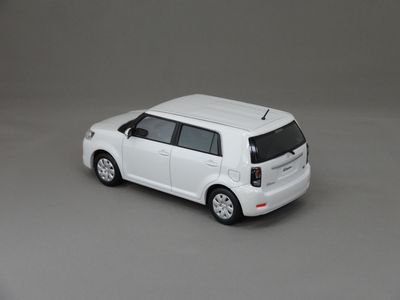 1/30 トヨタ カローラ ルミオン （ホワイトパールクリスタルシャイン） - ミニカーショップ グリーンクラブ