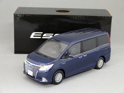 1/30 トヨタ エスクァイア （ダークバイオレットマイカメタリック