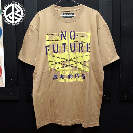 “NO FUTURE” シャツ