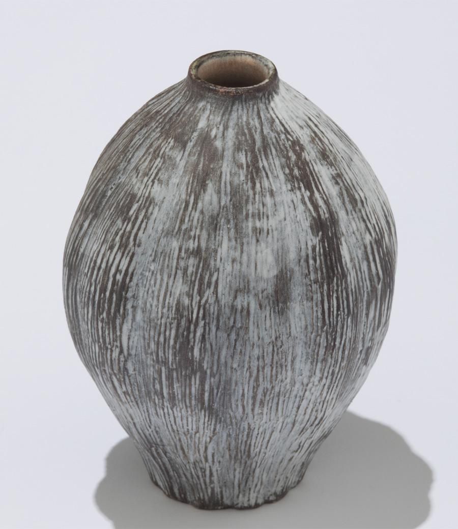 小野珀子 高さ約32cm 美術館級 釉裏金彩花壷 (葡萄図絵柄