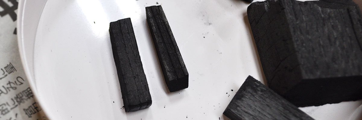 蒔絵の研ぎや磨きに使う炭