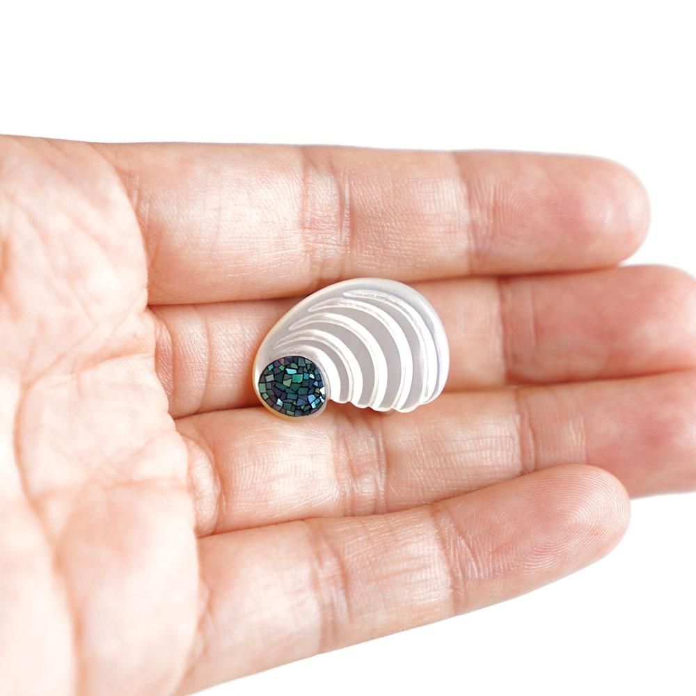 白蝶貝の帯留め