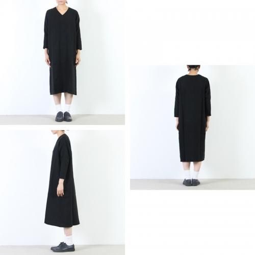 evameva (エヴァムエヴァ) stand collar tuck one piece