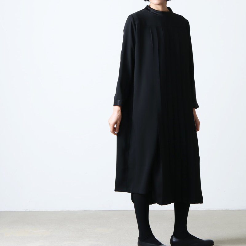 whyto (ホワイト) ASYMMETRY PLEATS DRESS / アシンメトリープリーツドレス