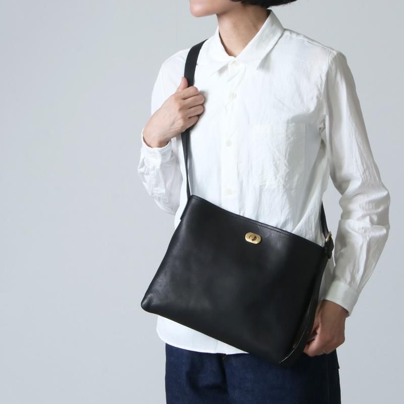 Hender Scheme (エンダースキーマ) twist buckle bag S / ツイスト ...