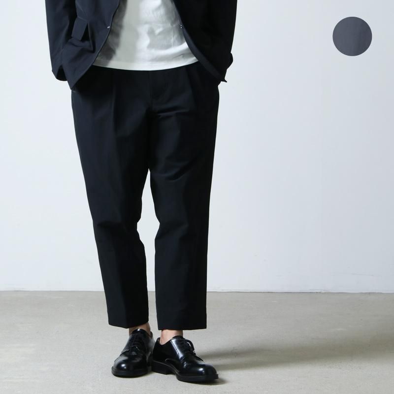 and wander (アンドワンダー) plain tapered stretch pants / プレーン