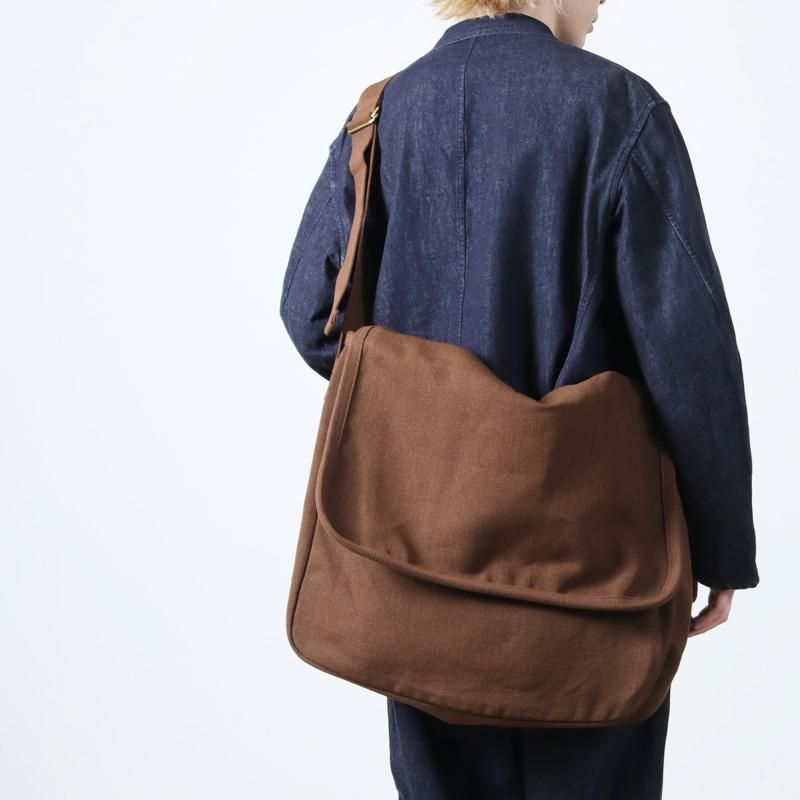 COMOLI (コモリ) ヘンプダック ショルダーバッグ