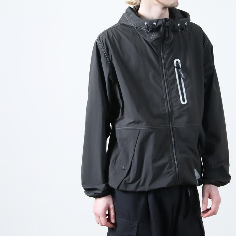and wander (アンドワンダー) gramicci brushed nylon jacket