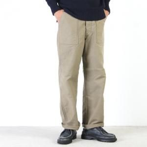 DAILY WARDROBE INDUSTRY（デイリーワードローブインダストリー