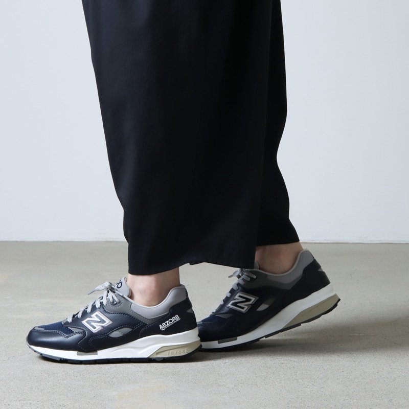 NEW BALANCE (ニューバランス) CM1600 / LG / LV