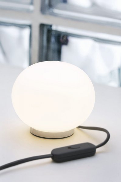 FlosۡMini Glo-Ball T table lampץǥơ֥ (112H90mm)