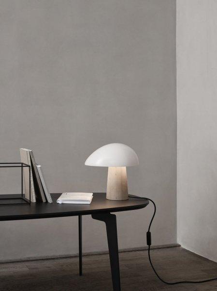 Fritz HansenۡNight Owl table lamp, smokey white - ashץơ֥ ⡼ۥ磻-å(235H239mm)