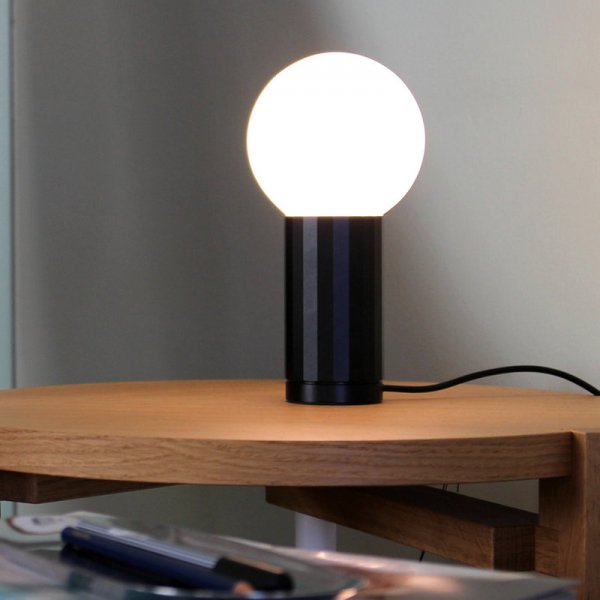 turn on table lamp