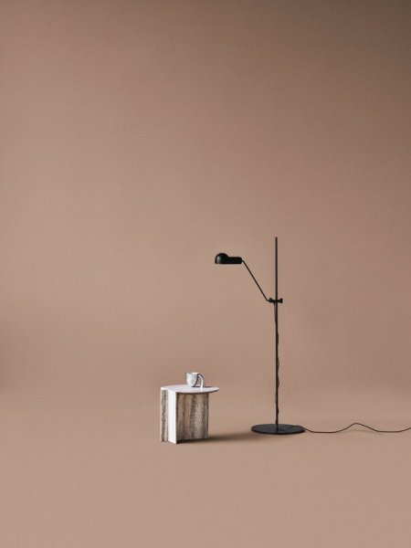 KarakterۡDomo floor lamp, blackץե  ֥å(400W675H1900mm)