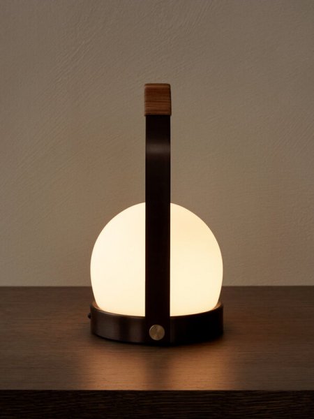 MenuۡCarrie LED table lamp, bronzed brass - leatherץơ֥ ֥󥺥ɥ֥饹-쥶(135H245mm)