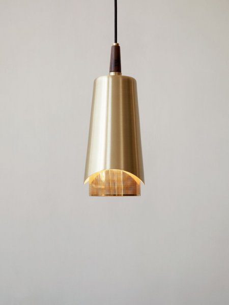 MenuۡUmanoff pendant, brass - walnutץڥȥ饤 ֥饹-ʥåȡʦ135H340mm)