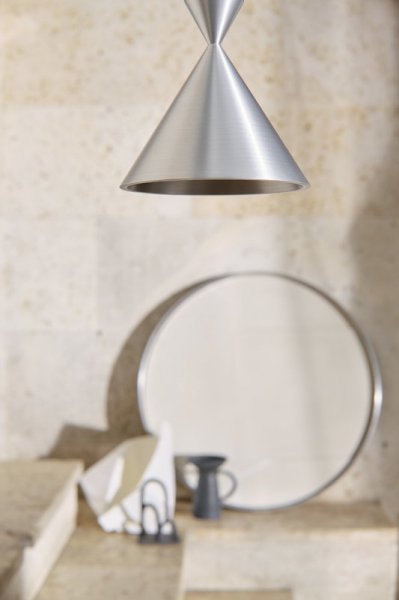 PholcۡApollo 39 pendant, light grey - polished aluminiumץڥȥ饤 饤ȥ졼-ݥå奢ߥ˥ʦ125H515mm)