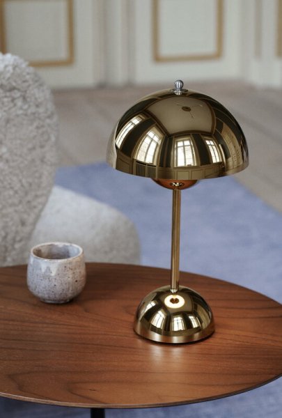 &Tradition】北欧デザイン照明「Flowerpot VP9 portable table lamp