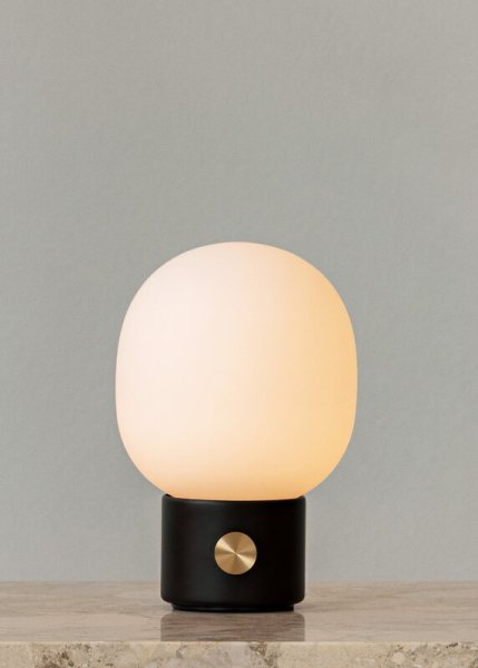 Menu̲ǥJWDA Portable table lamp, blackץơ֥饤(145H215mm)