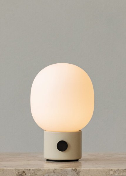 Menu̲ǥJWDA Portable table lamp, alabaster whiteץơ֥饤(145H215mm)