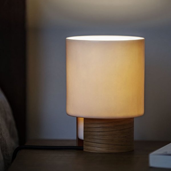 Tonfisk Design̲ǥIlta table lamp 18 cm, white - walnutץơ֥饤(125H180mm)