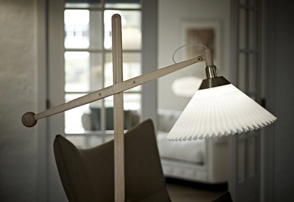 Le Klint̲ǥFloor lamp 325, light oakץե饤(W570D570H1500mm)