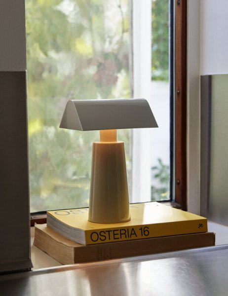 &Tradition̲ǥCaret MF1 portable table lamp, silk greyץơ֥饤(W100D150H220mm)