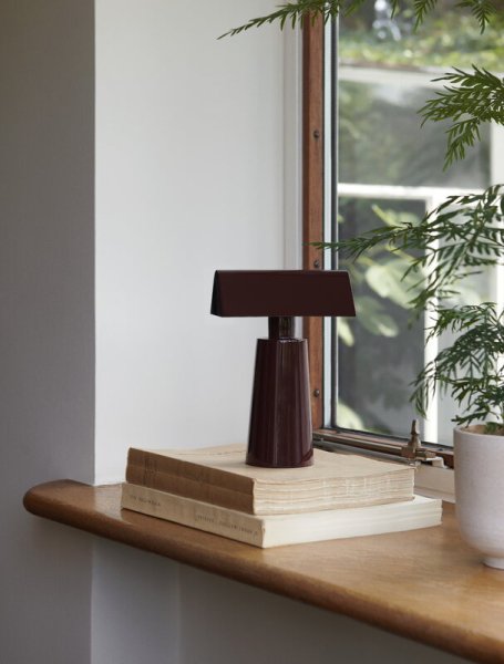 &Tradition̲ǥCaret MF1 portable table lamp, dark burgundyץơ֥饤(W100D150H220mm)