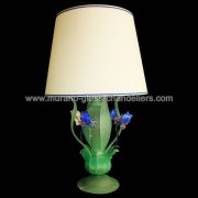 【MURANO GLASS CHANDELIERS】イタリア・ヴェネチアンガラステーブルライト1灯「IRIS BLU」（W400×H750mm）<img class='new_mark_img2' src='https://img.shop-pro.jp/img/new/icons1.gif' style='border:none;display:inline;margin:0px;padding:0px;width:auto;' />