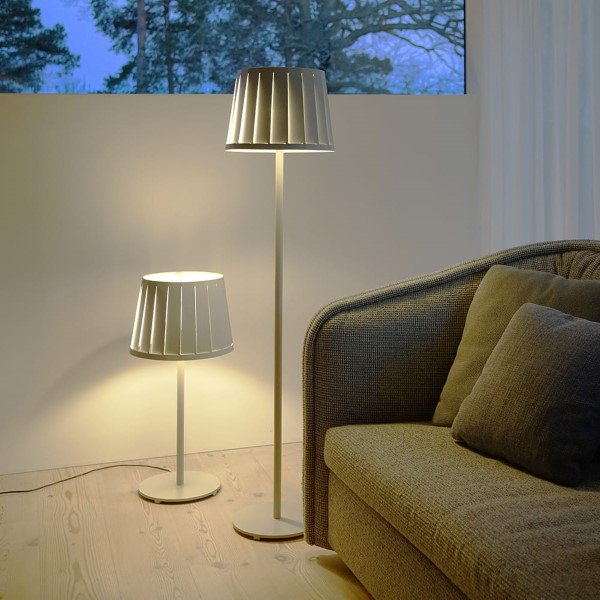 Bsweden】スウェーデン・インテリア照明「AVS floor lamp」AVS フロアランプ 1灯 オレンジ（Φ360×H1415mm） - 照明